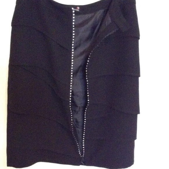 Laura Women's 8P Petite Black Pencil Skirt Front Zipper With Rhinestones Office - Picture 1 of 7